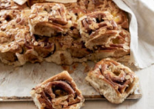 Knäckiga kanelsnäckor i kapsel